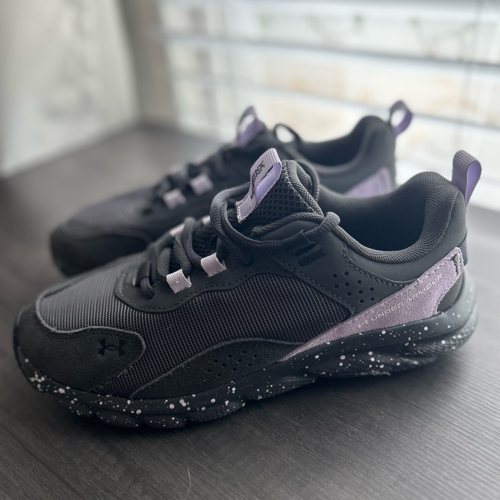 Under Armour Black and Purple Athletic Shoes with Modern Design - Picture 3 of 6